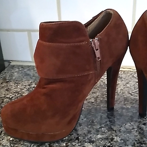 Rck Bella Brown Studded Bow Detail Heels. Size 7  So Cute!! - Picture 7 of 12